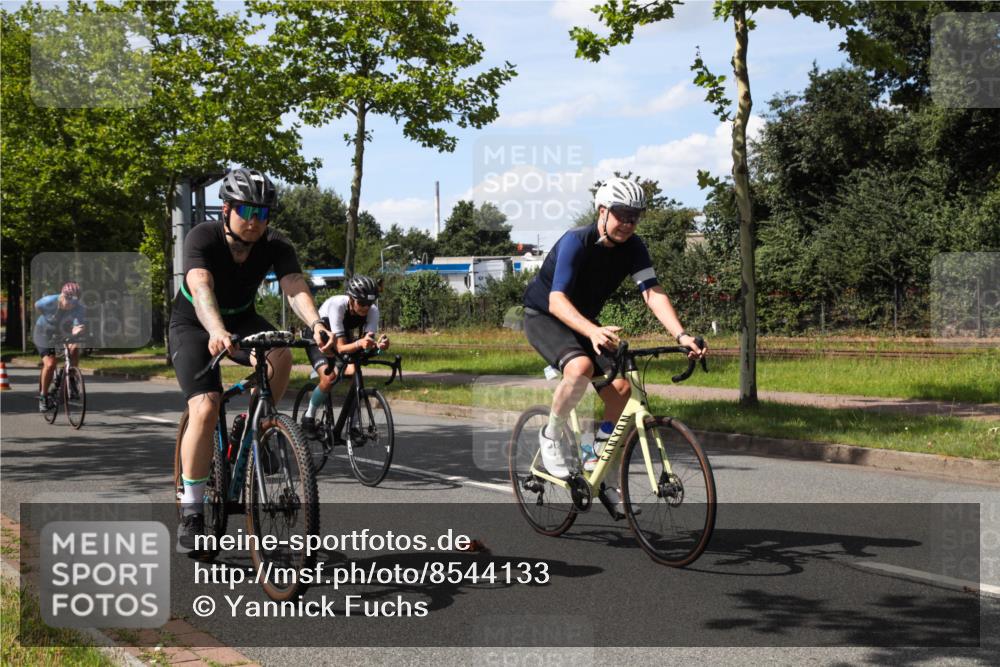 10.08.2025 - GEWOBA Citytriathlon Bremen Yannick Fuchs http://msf.ph/oto/8544133 10.08.2025 14:43:03 Radfahren 67, 180, 205, 436, 446, 474 meine-sportfotos.de