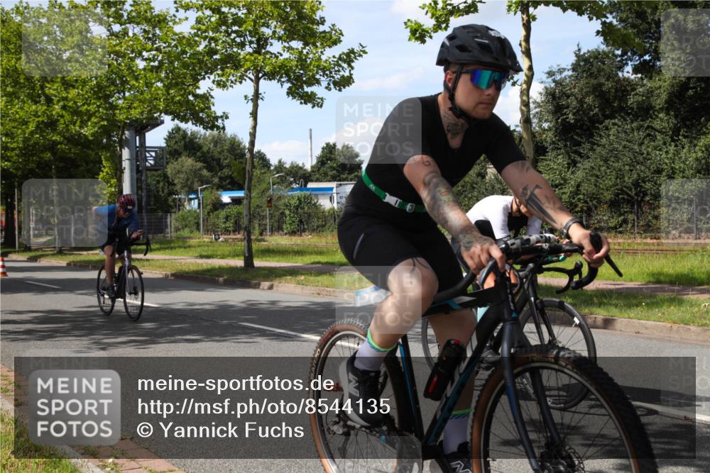 10.08.2025 - GEWOBA Citytriathlon Bremen Yannick Fuchs http://msf.ph/oto/8544135 10.08.2025 14:43:04 Radfahren 67, 180, 205, 436, 446, 474 meine-sportfotos.de