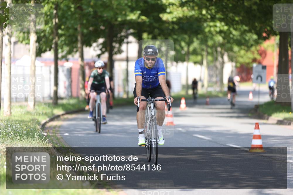 10.08.2025 - GEWOBA Citytriathlon Bremen Yannick Fuchs http://msf.ph/oto/8544136 10.08.2025 10:56:08 Radfahren 69, 99, 119, 429, 464, 466, 485, 497 meine-sportfotos.de