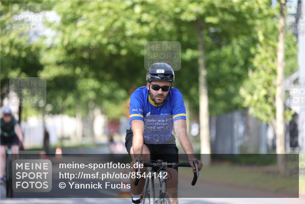 10.08.2025 - GEWOBA Citytriathlon Bremen Yannick Fuchs http://msf.ph/oto/8544142 10.08.2025 10:56:09 Radfahren 69, 99, 119, 429, 464, 466, 485, 497 meine-sportfotos.de