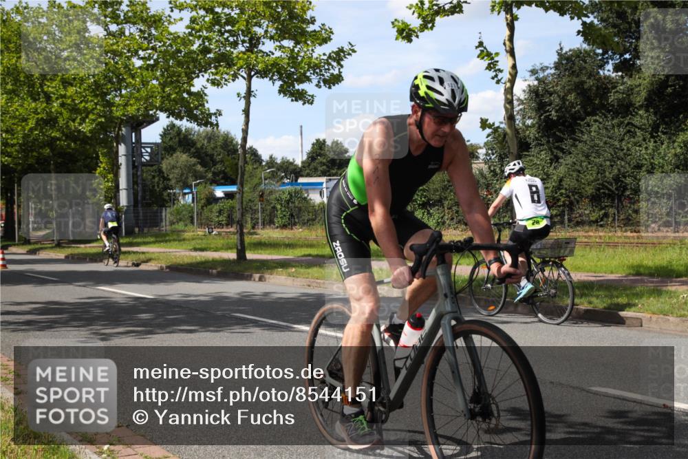 10.08.2025 - GEWOBA Citytriathlon Bremen Yannick Fuchs http://msf.ph/oto/8544151 10.08.2025 14:43:20 Radfahren 157, 205, 234, 251, 311, 462 meine-sportfotos.de