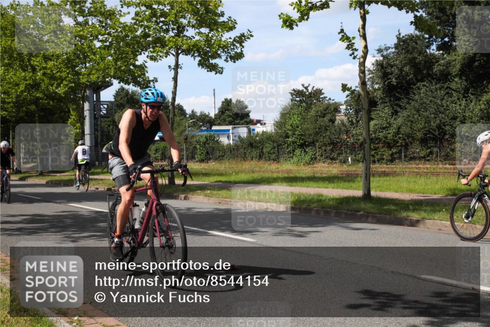10.08.2025 - GEWOBA Citytriathlon Bremen Yannick Fuchs http://msf.ph/oto/8544154 10.08.2025 14:43:23 Radfahren 109, 157, 234, 251, 311, 462 meine-sportfotos.de