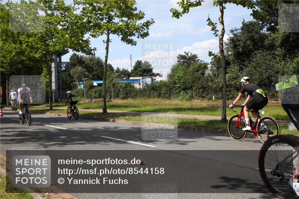 10.08.2025 - GEWOBA Citytriathlon Bremen Yannick Fuchs http://msf.ph/oto/8544158 10.08.2025 14:43:24 Radfahren 109, 157, 234, 251, 311, 462 meine-sportfotos.de