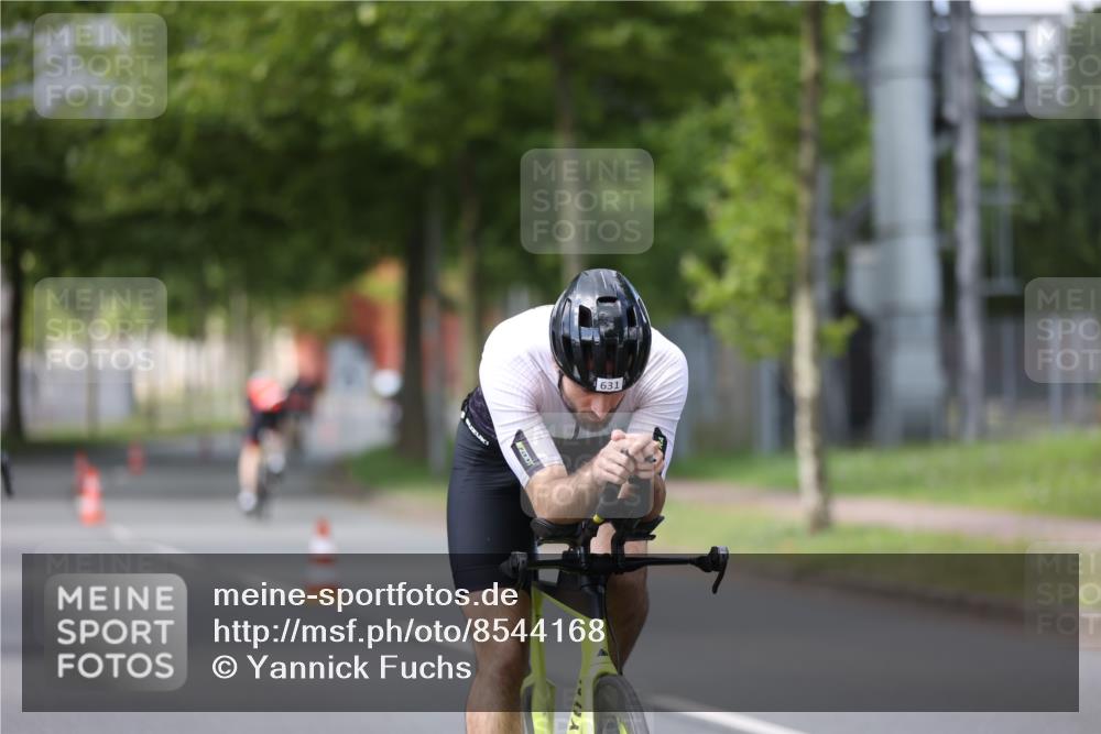 10.08.2025 - GEWOBA Citytriathlon Bremen Yannick Fuchs http://msf.ph/oto/8544168 10.08.2025 12:53:32 Radfahren 570, 631, 759, 872, 902, 933, 966, 1035 meine-sportfotos.de