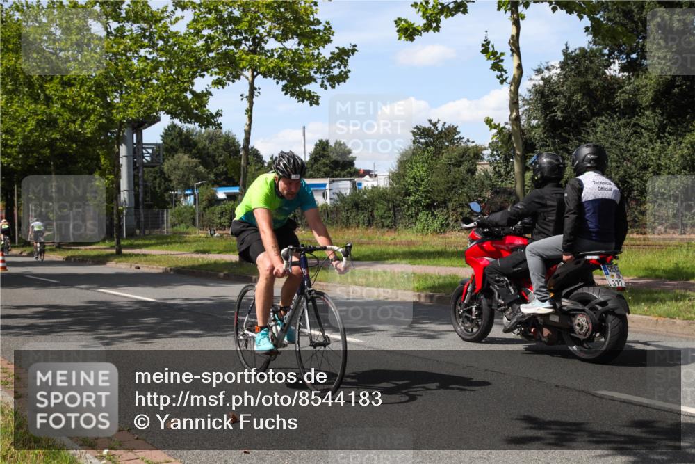 10.08.2025 - GEWOBA Citytriathlon Bremen Yannick Fuchs http://msf.ph/oto/8544183 10.08.2025 14:47:17 Radfahren 140, 220 meine-sportfotos.de
