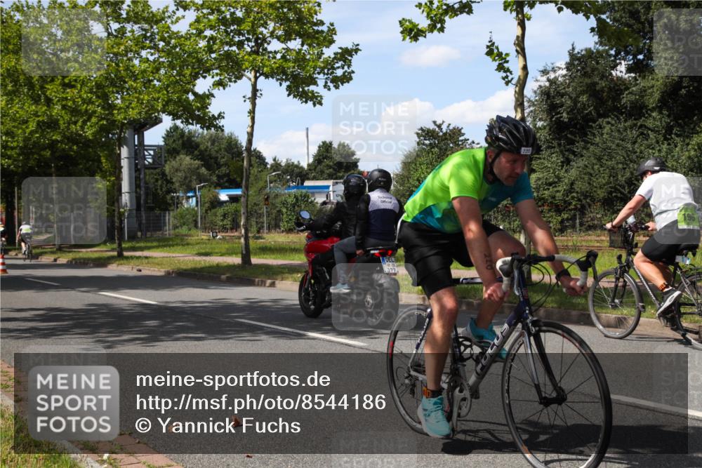10.08.2025 - GEWOBA Citytriathlon Bremen Yannick Fuchs http://msf.ph/oto/8544186 10.08.2025 14:47:18 Radfahren 220 meine-sportfotos.de