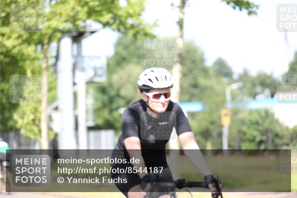 10.08.2025 - GEWOBA Citytriathlon Bremen Yannick Fuchs http://msf.ph/oto/8544187 10.08.2025 10:56:14 Radfahren 69, 99, 115, 119, 401, 429, 464, 466, 497 meine-sportfotos.de