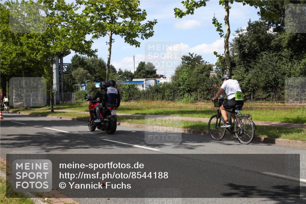 10.08.2025 - GEWOBA Citytriathlon Bremen Yannick Fuchs http://msf.ph/oto/8544188 10.08.2025 14:47:18 Radfahren 220 meine-sportfotos.de
