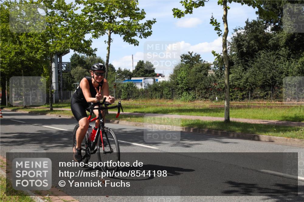 10.08.2025 - GEWOBA Citytriathlon Bremen Yannick Fuchs http://msf.ph/oto/8544198 10.08.2025 14:47:34 Radfahren 367, 382, 448, 467, 483 meine-sportfotos.de