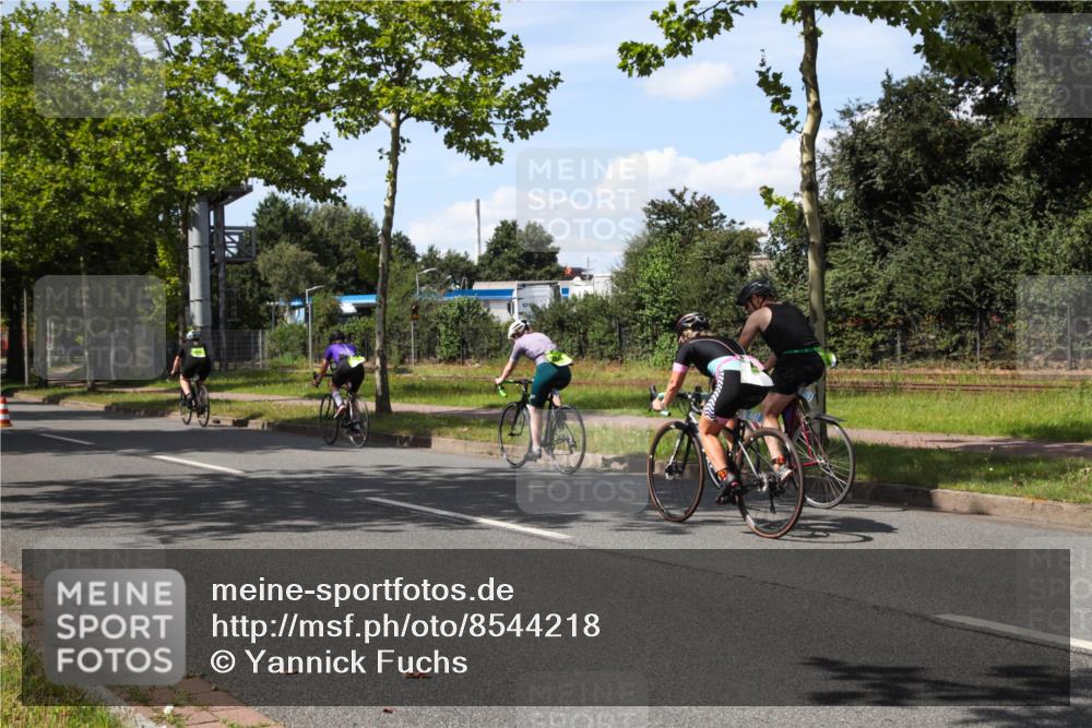 10.08.2025 - GEWOBA Citytriathlon Bremen Yannick Fuchs http://msf.ph/oto/8544218 10.08.2025 14:47:50 Radfahren 331, 382, 418, 467, 483 meine-sportfotos.de