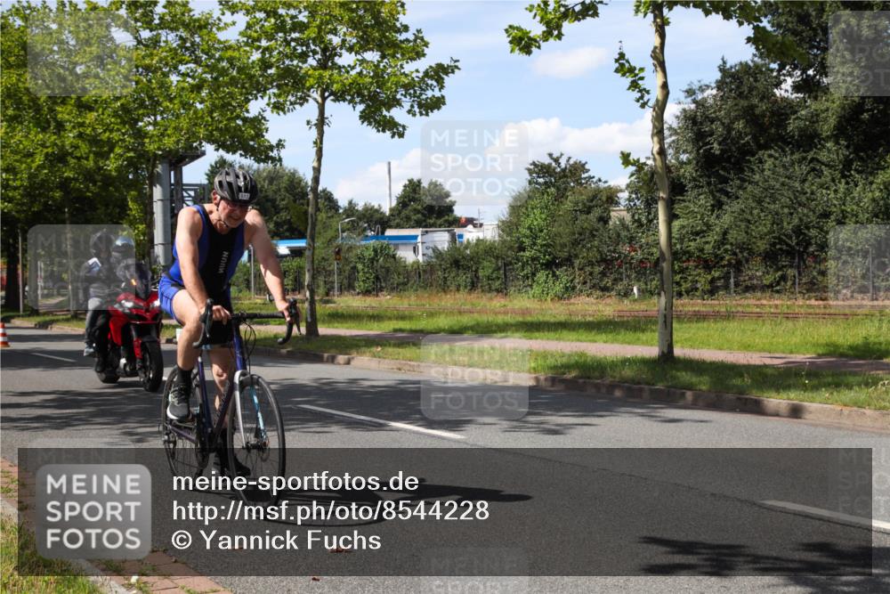 10.08.2025 - GEWOBA Citytriathlon Bremen Yannick Fuchs http://msf.ph/oto/8544228 10.08.2025 14:48:05 Radfahren 22, 196, 331, 350, 418, 447 meine-sportfotos.de