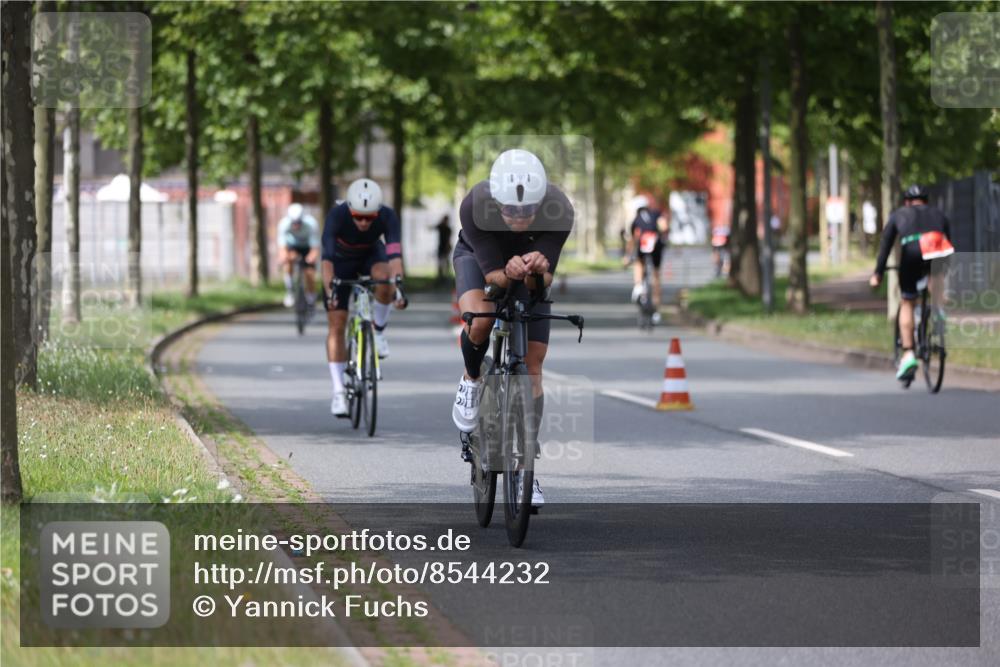 10.08.2025 - GEWOBA Citytriathlon Bremen Yannick Fuchs http://msf.ph/oto/8544232 10.08.2025 12:54:02 Radfahren 742, 750, 797, 1006, 1032, 1039 meine-sportfotos.de