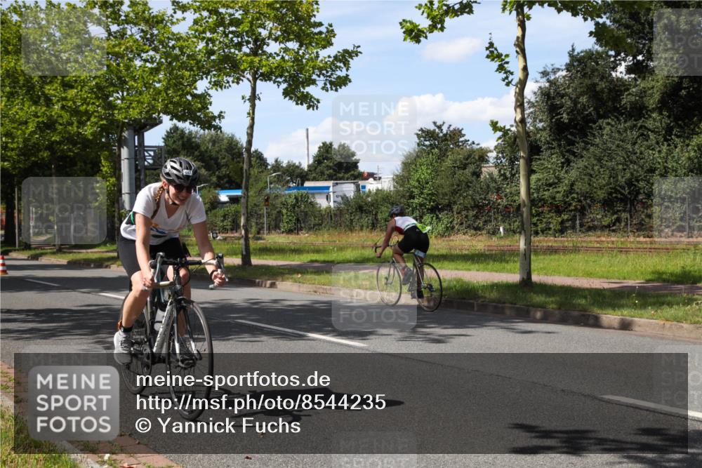 10.08.2025 - GEWOBA Citytriathlon Bremen Yannick Fuchs http://msf.ph/oto/8544235 10.08.2025 14:48:08 Radfahren 22, 196, 331, 350, 447 meine-sportfotos.de