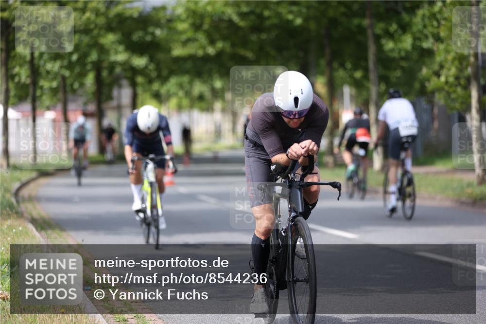 10.08.2025 - GEWOBA Citytriathlon Bremen Yannick Fuchs http://msf.ph/oto/8544236 10.08.2025 12:54:02 Radfahren 742, 750, 797, 1006, 1032, 1039 meine-sportfotos.de