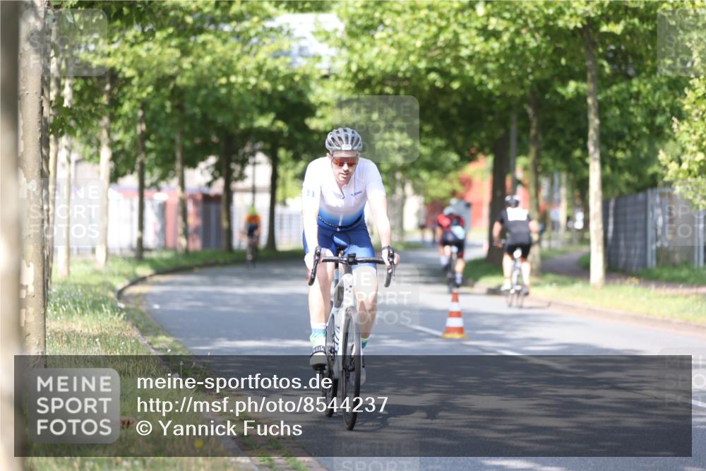 10.08.2025 - GEWOBA Citytriathlon Bremen Yannick Fuchs http://msf.ph/oto/8544237 10.08.2025 10:56:27 Radfahren 31, 115, 401, 429, 464 meine-sportfotos.de