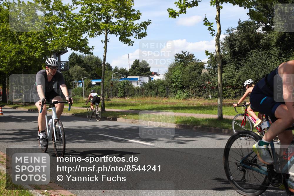 10.08.2025 - GEWOBA Citytriathlon Bremen Yannick Fuchs http://msf.ph/oto/8544241 10.08.2025 14:48:09 Radfahren 22, 196, 331, 350, 447 meine-sportfotos.de