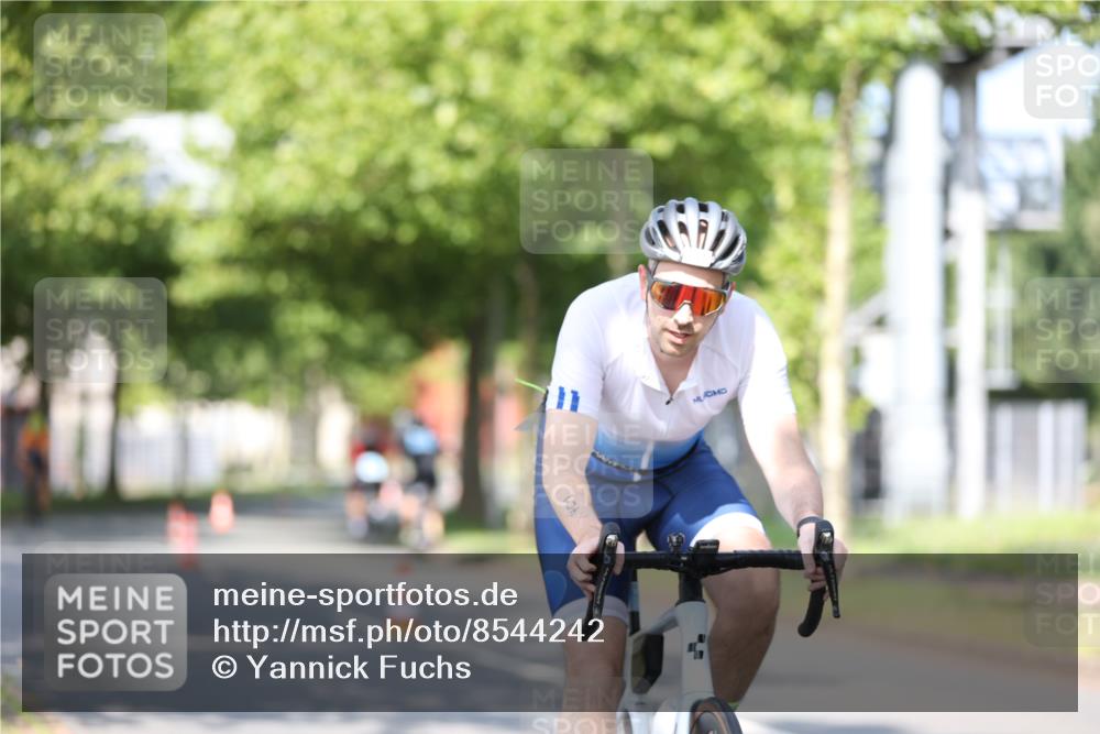 10.08.2025 - GEWOBA Citytriathlon Bremen Yannick Fuchs http://msf.ph/oto/8544242 10.08.2025 10:56:27 Radfahren 31, 115, 401, 429, 464 meine-sportfotos.de