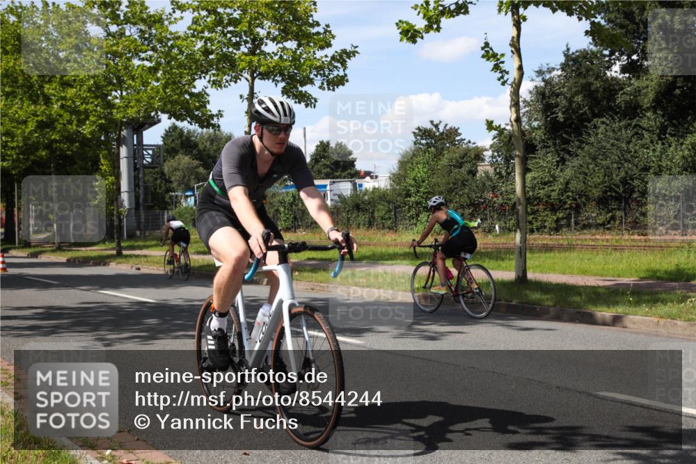 10.08.2025 - GEWOBA Citytriathlon Bremen Yannick Fuchs http://msf.ph/oto/8544244 10.08.2025 14:48:09 Radfahren 22, 196, 331, 350, 447 meine-sportfotos.de