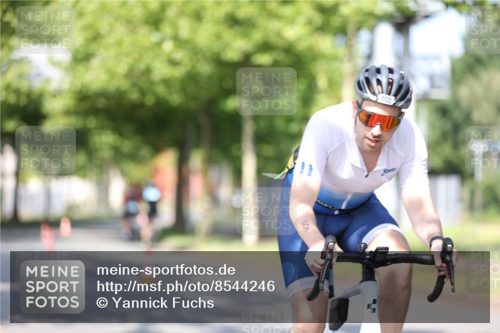 10.08.2025 - GEWOBA Citytriathlon Bremen Yannick Fuchs http://msf.ph/oto/8544246 10.08.2025 10:56:28 Radfahren 31, 115, 401, 429, 455 meine-sportfotos.de