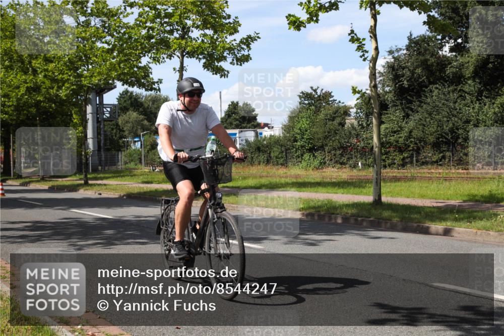 10.08.2025 - GEWOBA Citytriathlon Bremen Yannick Fuchs http://msf.ph/oto/8544247 10.08.2025 14:48:20 Radfahren 189, 196, 350, 447, 457 meine-sportfotos.de