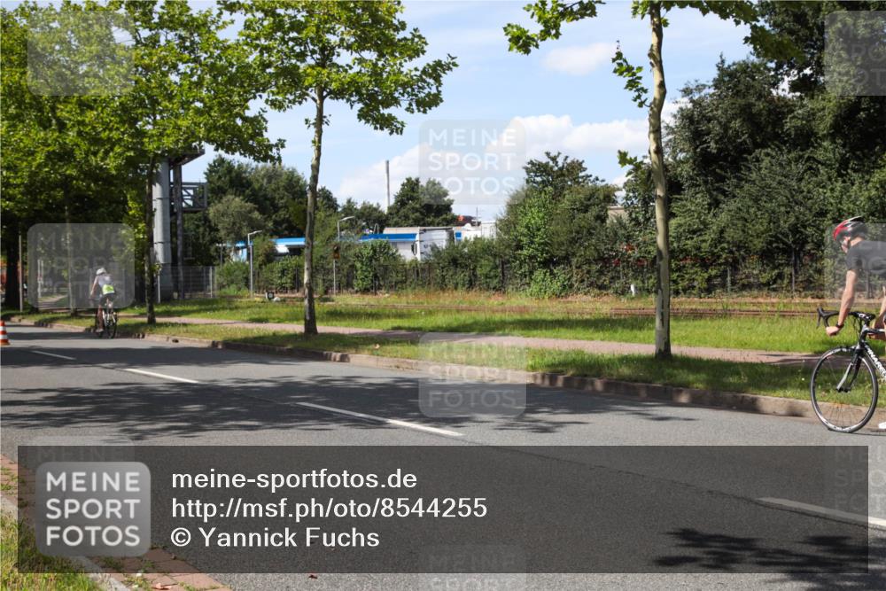10.08.2025 - GEWOBA Citytriathlon Bremen Yannick Fuchs http://msf.ph/oto/8544255 10.08.2025 14:48:25 Radfahren 189, 196, 457 meine-sportfotos.de