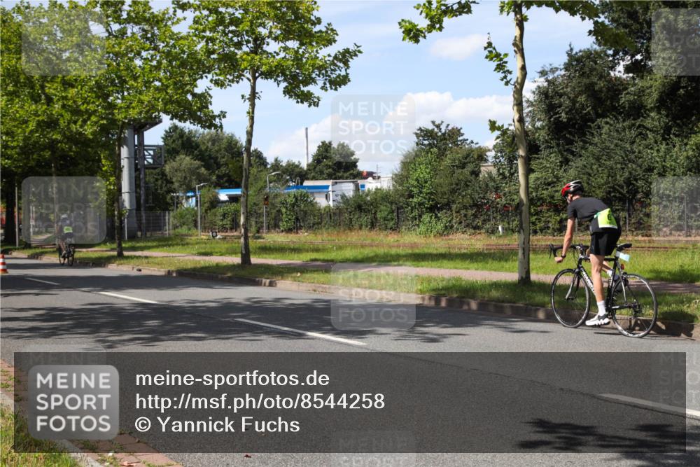 10.08.2025 - GEWOBA Citytriathlon Bremen Yannick Fuchs http://msf.ph/oto/8544258 10.08.2025 14:48:26 Radfahren 189, 196, 457 meine-sportfotos.de