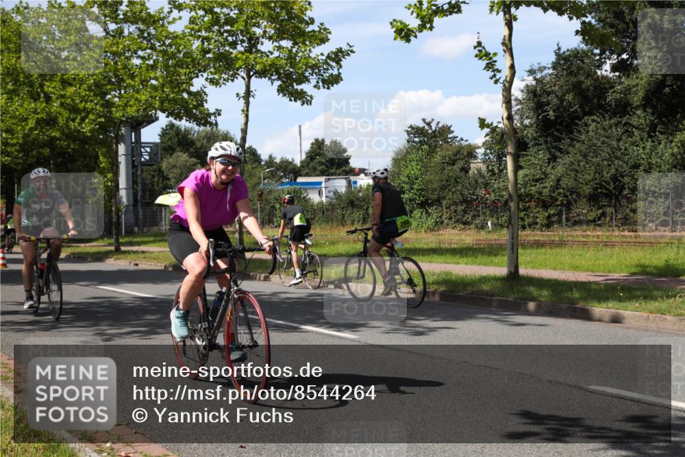 10.08.2025 - GEWOBA Citytriathlon Bremen Yannick Fuchs http://msf.ph/oto/8544264 10.08.2025 14:48:27 Radfahren 189, 196, 457 meine-sportfotos.de