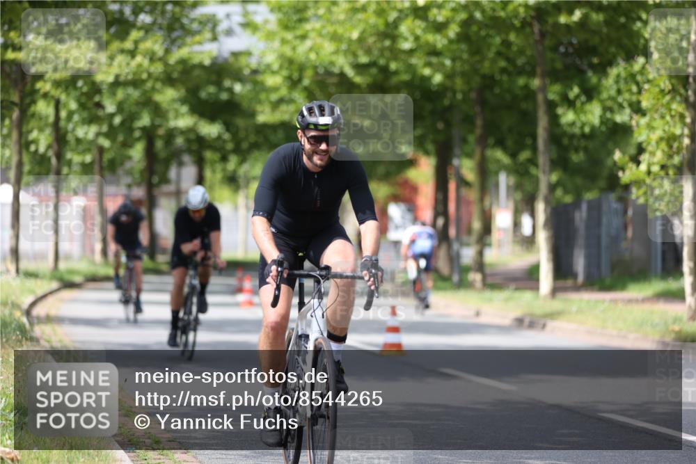 10.08.2025 - GEWOBA Citytriathlon Bremen Yannick Fuchs http://msf.ph/oto/8544265 10.08.2025 12:54:09 Radfahren 707, 740, 742, 750, 797, 1006, 1032, 1039 meine-sportfotos.de