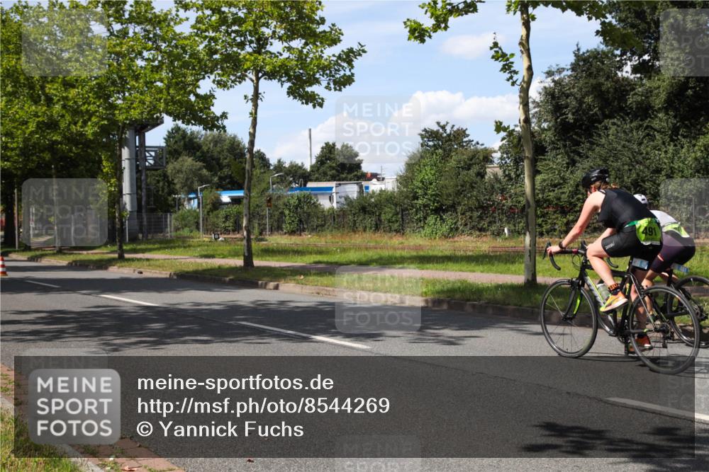 10.08.2025 - GEWOBA Citytriathlon Bremen Yannick Fuchs http://msf.ph/oto/8544269 10.08.2025 14:48:38 Radfahren 179, 276, 365, 389, 426, 487 meine-sportfotos.de