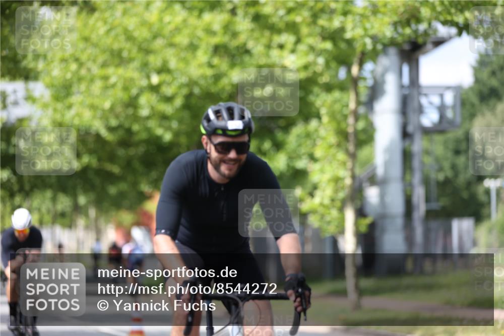 10.08.2025 - GEWOBA Citytriathlon Bremen Yannick Fuchs http://msf.ph/oto/8544272 10.08.2025 12:54:09 Radfahren 707, 740, 742, 750, 797, 1006, 1032, 1039 meine-sportfotos.de