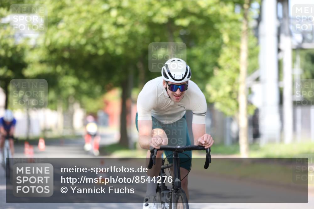 10.08.2025 - GEWOBA Citytriathlon Bremen Yannick Fuchs http://msf.ph/oto/8544276 10.08.2025 10:56:39 Radfahren 31, 67, 203, 447, 455 meine-sportfotos.de