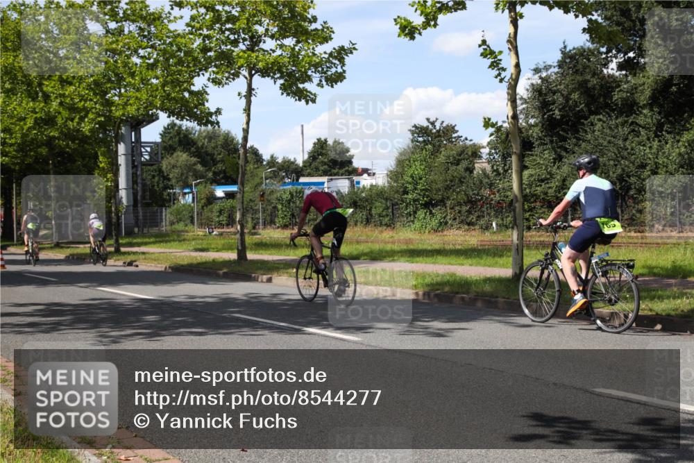 10.08.2025 - GEWOBA Citytriathlon Bremen Yannick Fuchs http://msf.ph/oto/8544277 10.08.2025 14:48:41 Radfahren 179, 276, 365, 389, 426, 487 meine-sportfotos.de