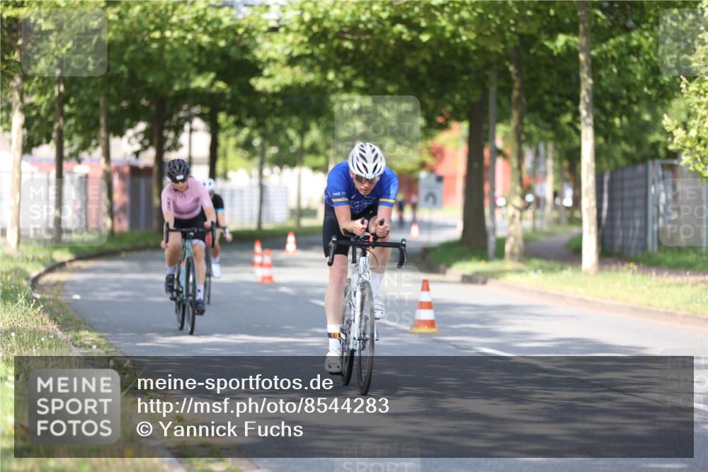10.08.2025 - GEWOBA Citytriathlon Bremen Yannick Fuchs http://msf.ph/oto/8544283 10.08.2025 10:56:40 Radfahren 31, 67, 145, 203, 447, 455 meine-sportfotos.de