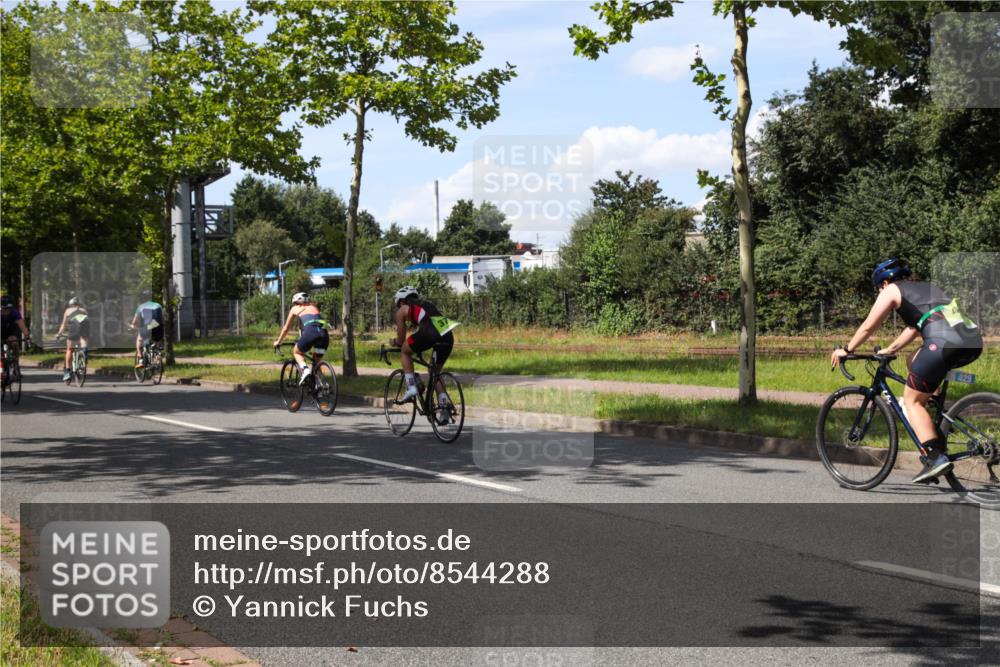 10.08.2025 - GEWOBA Citytriathlon Bremen Yannick Fuchs http://msf.ph/oto/8544288 10.08.2025 14:48:44 Radfahren 179, 181, 276, 365, 389, 426, 487 meine-sportfotos.de