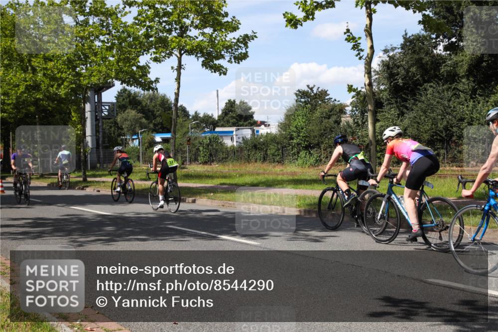 10.08.2025 - GEWOBA Citytriathlon Bremen Yannick Fuchs http://msf.ph/oto/8544290 10.08.2025 14:48:44 Radfahren 179, 181, 276, 365, 389, 426, 487 meine-sportfotos.de