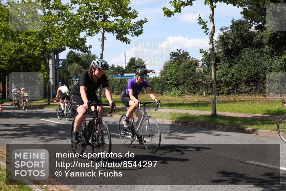 10.08.2025 - GEWOBA Citytriathlon Bremen Yannick Fuchs http://msf.ph/oto/8544297 10.08.2025 14:48:45 Radfahren 179, 181, 276, 365, 389, 426, 487 meine-sportfotos.de