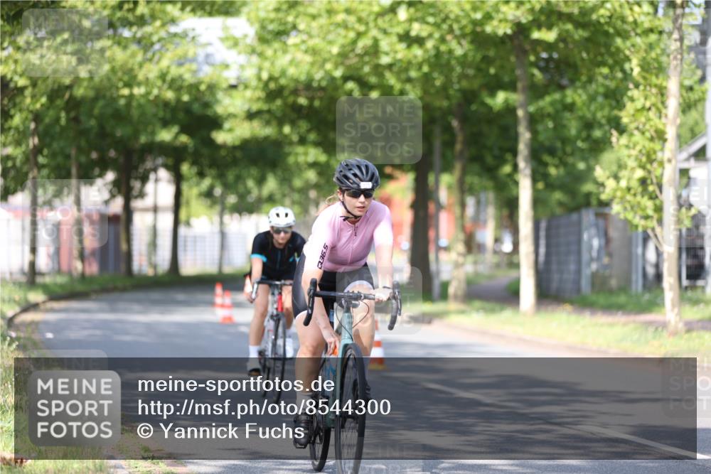 10.08.2025 - GEWOBA Citytriathlon Bremen Yannick Fuchs http://msf.ph/oto/8544300 10.08.2025 10:56:42 Radfahren 31, 67, 145, 203, 447, 455, 501 meine-sportfotos.de