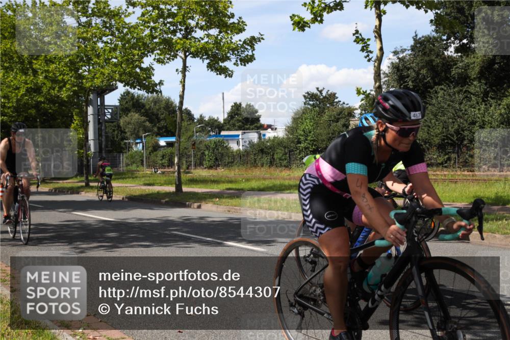 10.08.2025 - GEWOBA Citytriathlon Bremen Yannick Fuchs http://msf.ph/oto/8544307 10.08.2025 14:48:47 Radfahren 179, 181, 276, 365, 389, 426, 487 meine-sportfotos.de