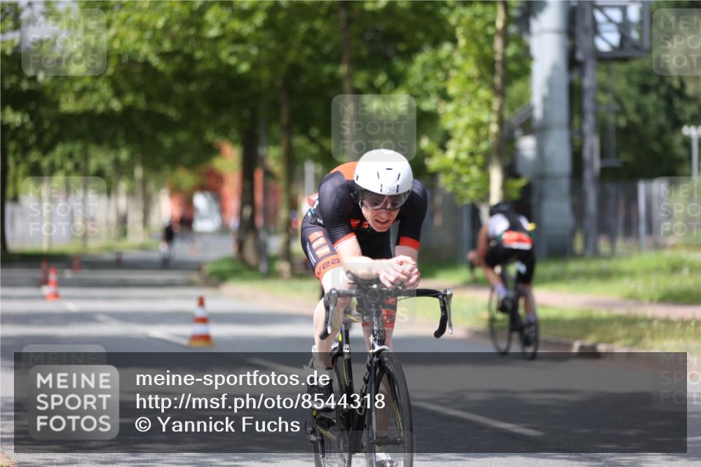 10.08.2025 - GEWOBA Citytriathlon Bremen Yannick Fuchs http://msf.ph/oto/8544318 10.08.2025 12:54:16 Radfahren 618, 707, 740, 742, 750, 797, 1006, 1032, 1039 meine-sportfotos.de