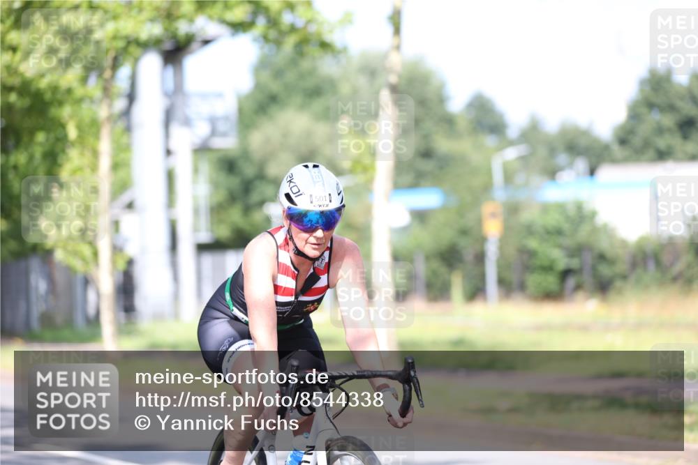 10.08.2025 - GEWOBA Citytriathlon Bremen Yannick Fuchs http://msf.ph/oto/8544338 10.08.2025 10:56:56 Radfahren 5, 101, 145, 454, 501 meine-sportfotos.de