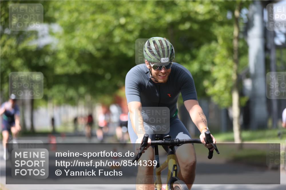 10.08.2025 - GEWOBA Citytriathlon Bremen Yannick Fuchs http://msf.ph/oto/8544339 10.08.2025 12:54:20 Radfahren 580, 582, 618, 707, 740, 742, 750, 789, 1006, 1039 meine-sportfotos.de