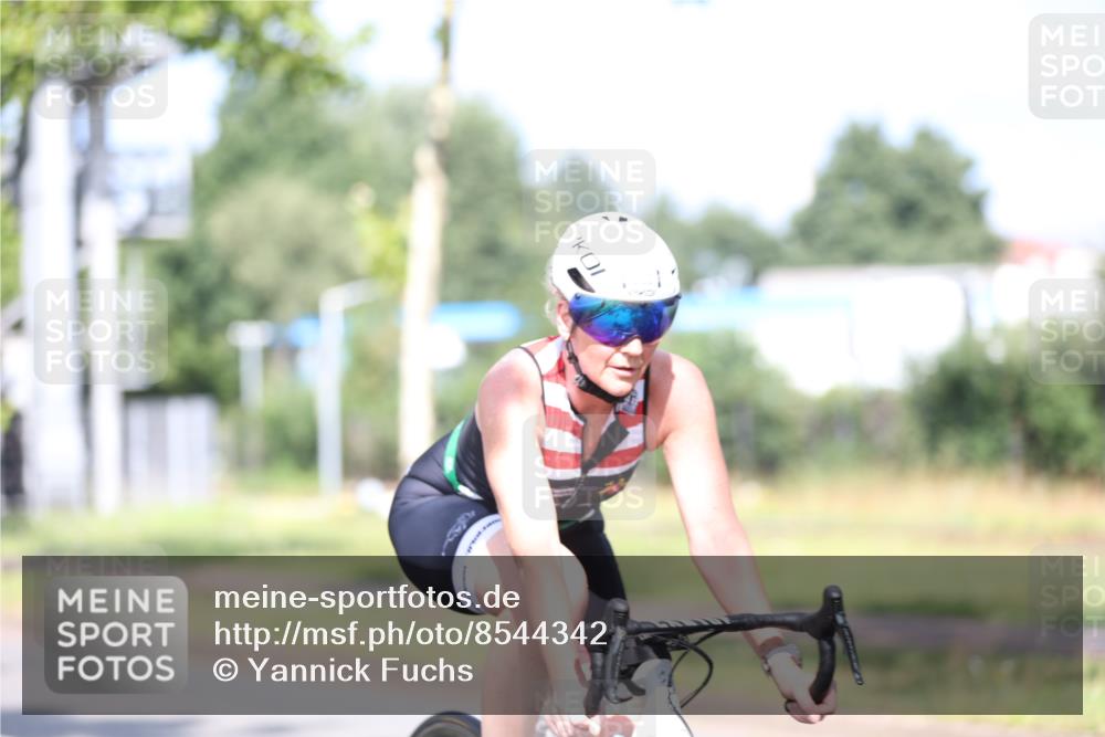 10.08.2025 - GEWOBA Citytriathlon Bremen Yannick Fuchs http://msf.ph/oto/8544342 10.08.2025 10:56:56 Radfahren 5, 101, 145, 454, 501 meine-sportfotos.de
