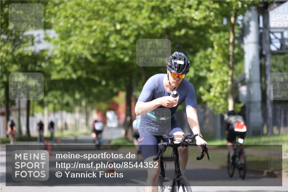 10.08.2025 - GEWOBA Citytriathlon Bremen Yannick Fuchs http://msf.ph/oto/8544352 10.08.2025 12:54:22 Radfahren 580, 582, 618, 707, 740, 750, 789, 826, 1006 meine-sportfotos.de