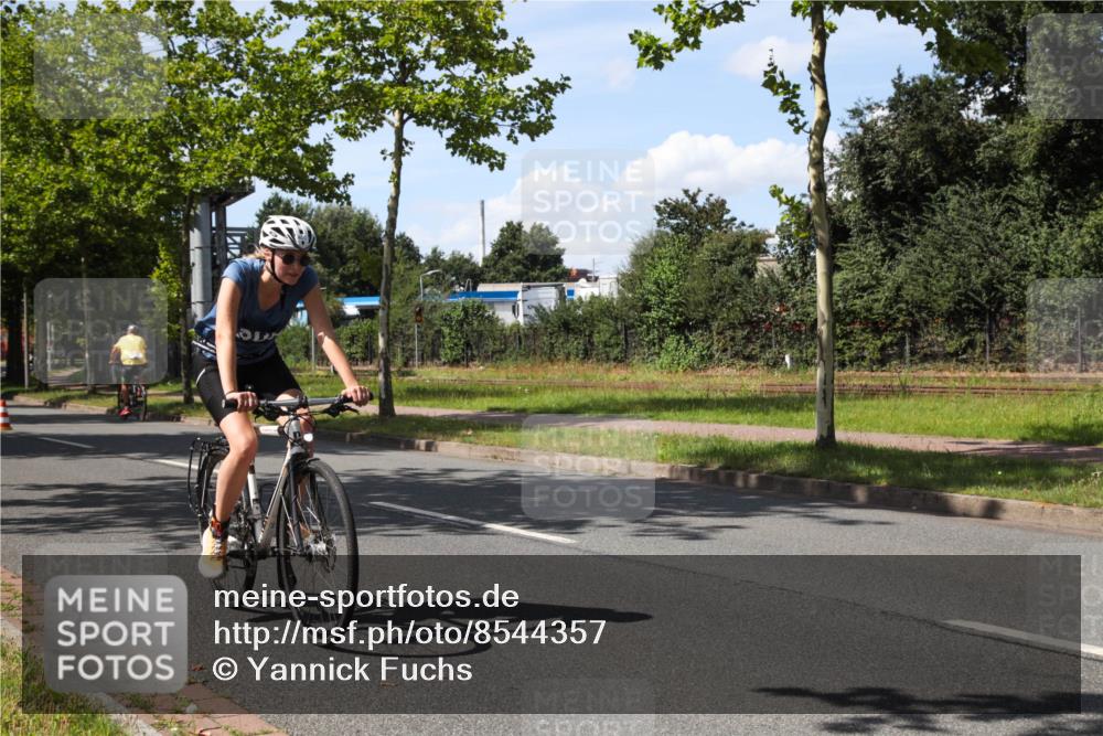 10.08.2025 - GEWOBA Citytriathlon Bremen Yannick Fuchs http://msf.ph/oto/8544357 10.08.2025 14:49:23 Radfahren 286, 373, 401, 461, 491 meine-sportfotos.de