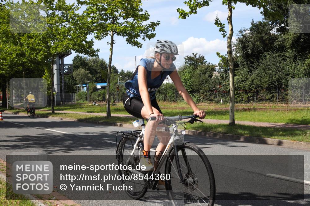 10.08.2025 - GEWOBA Citytriathlon Bremen Yannick Fuchs http://msf.ph/oto/8544360 10.08.2025 14:49:23 Radfahren 286, 373, 401, 461, 491 meine-sportfotos.de