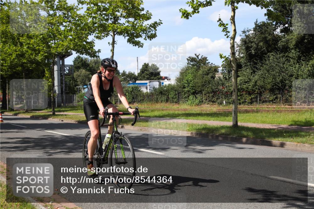 10.08.2025 - GEWOBA Citytriathlon Bremen Yannick Fuchs http://msf.ph/oto/8544364 10.08.2025 14:49:32 Radfahren 6, 286, 328, 377, 401, 402, 429, 461, 466, 491, 517 meine-sportfotos.de