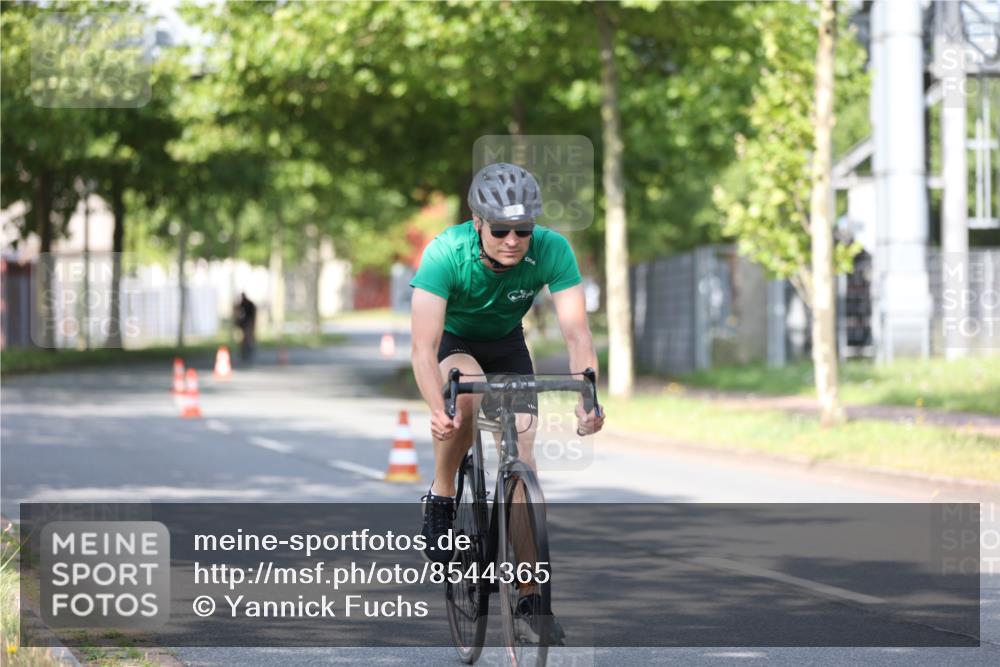 10.08.2025 - GEWOBA Citytriathlon Bremen Yannick Fuchs http://msf.ph/oto/8544365 10.08.2025 10:57:07 Radfahren 5, 77, 101, 233, 454 meine-sportfotos.de