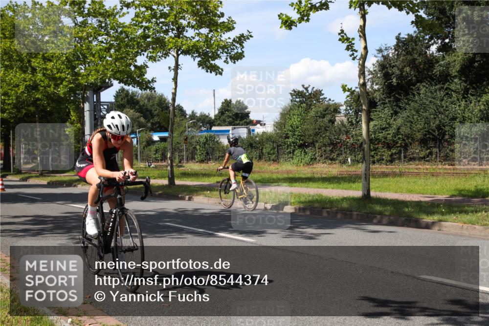 10.08.2025 - GEWOBA Citytriathlon Bremen Yannick Fuchs http://msf.ph/oto/8544374 10.08.2025 14:49:37 Radfahren 6, 169, 286, 305, 328, 377, 402, 407, 429, 461, 466, 491, 517 meine-sportfotos.de