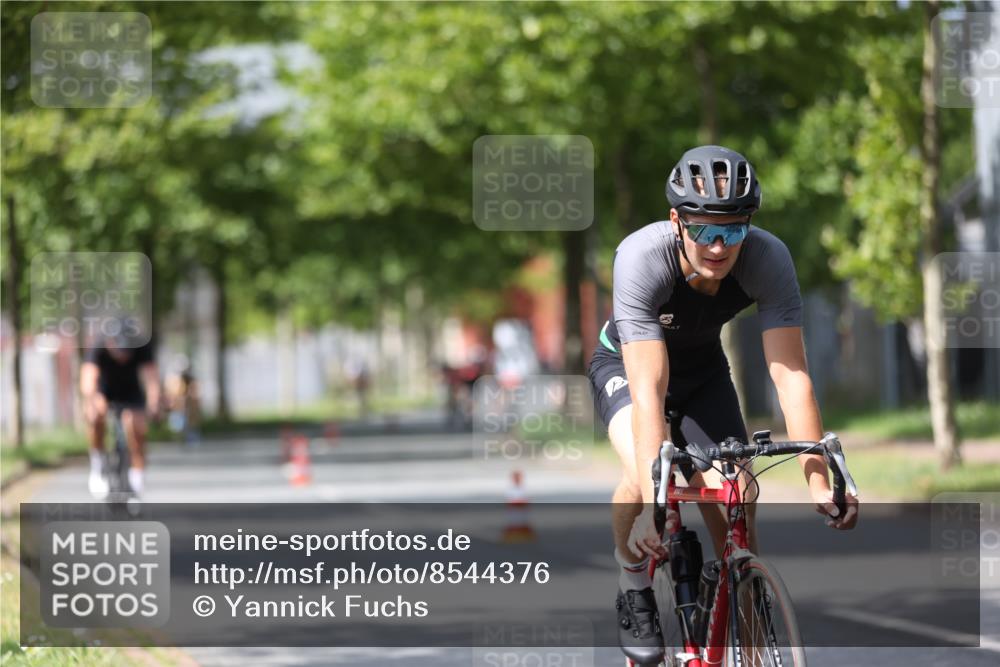 10.08.2025 - GEWOBA Citytriathlon Bremen Yannick Fuchs http://msf.ph/oto/8544376 10.08.2025 12:54:28 Radfahren 580, 582, 618, 634, 707, 740, 783, 789, 790, 826 meine-sportfotos.de