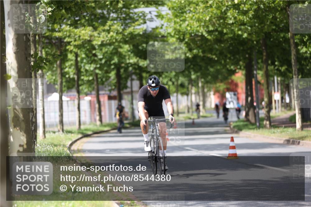 10.08.2025 - GEWOBA Citytriathlon Bremen Yannick Fuchs http://msf.ph/oto/8544380 10.08.2025 12:54:29 Radfahren 580, 582, 618, 634, 707, 740, 783, 789, 790, 826 meine-sportfotos.de